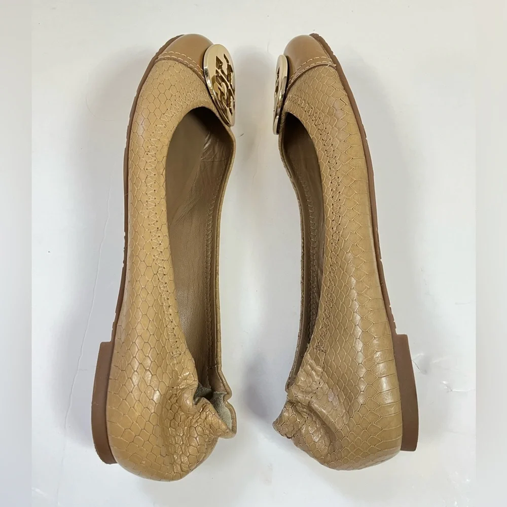 Tory Burch Reva Snake Embossed Leather Ballet Flats Tan Gold Logo 8M